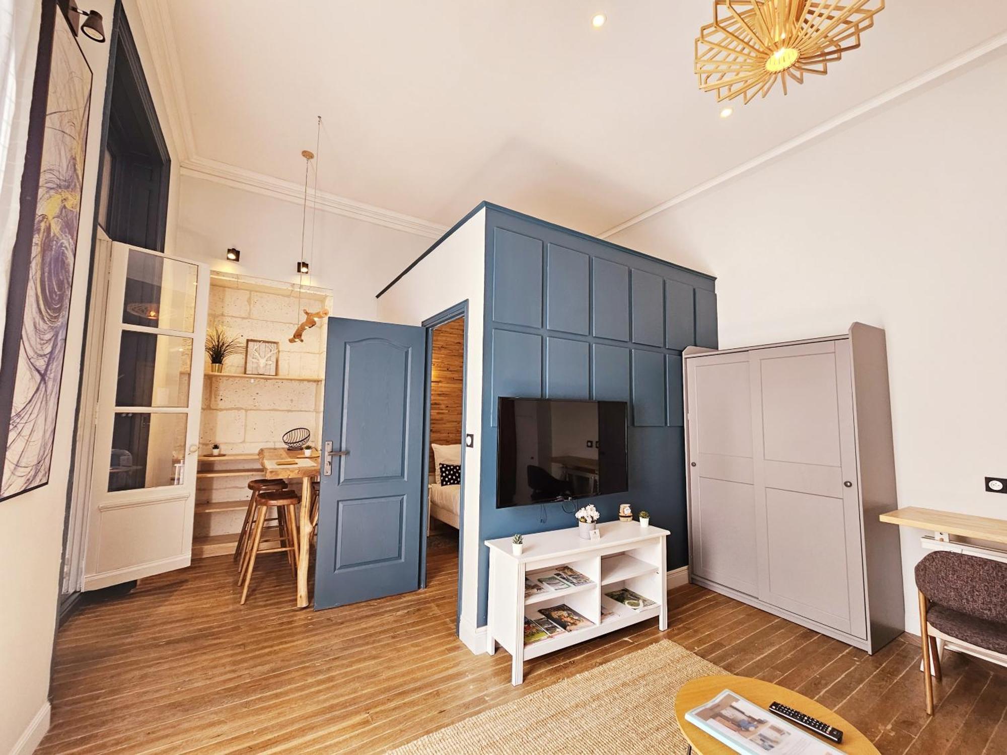 Meubles De L'Arsenal Coeur De Ville ! อองกูแลม ห้อง รูปภาพ