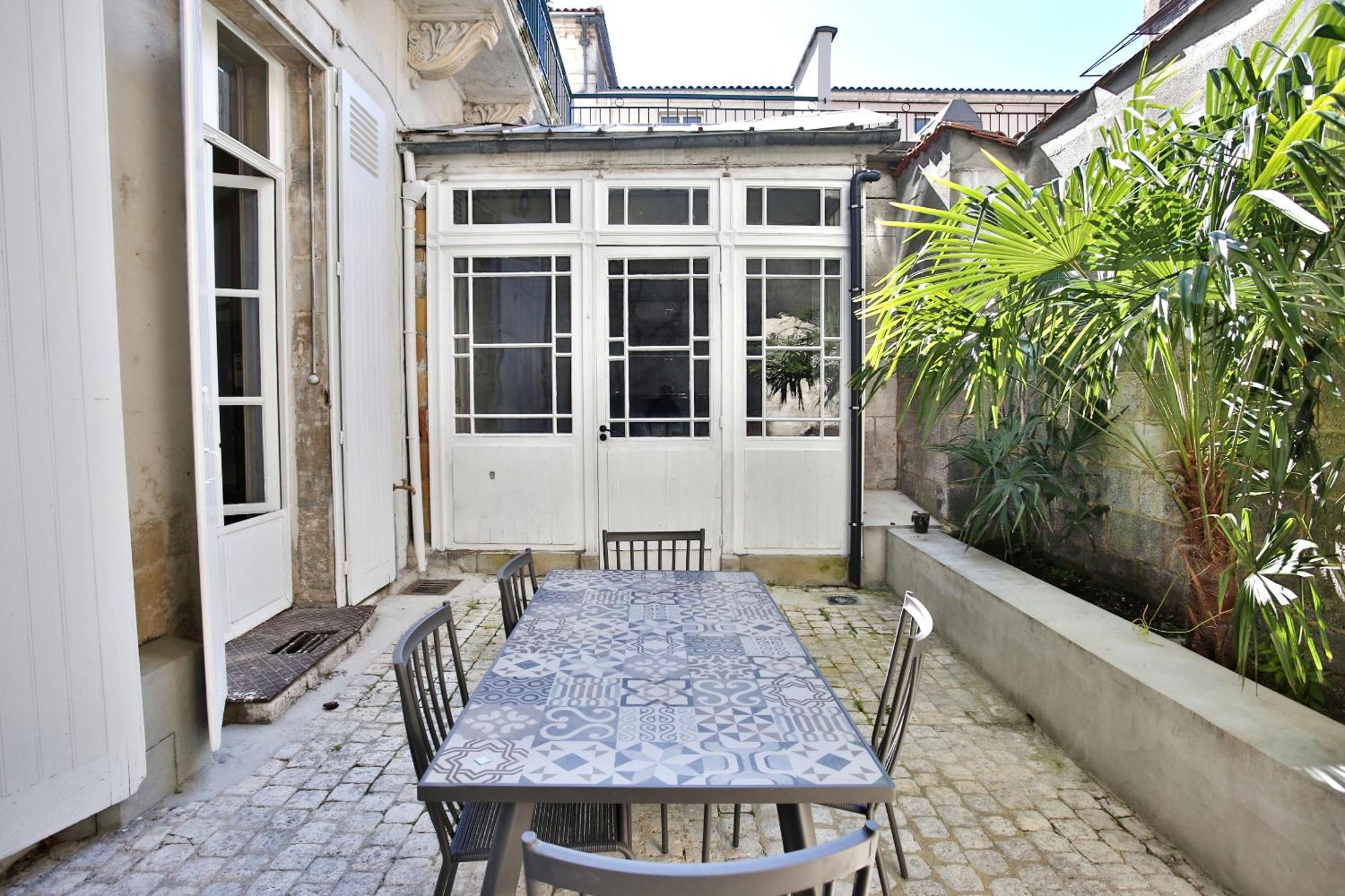 Meubles De L'Arsenal Coeur De Ville ! อองกูแลม ภายนอก รูปภาพ