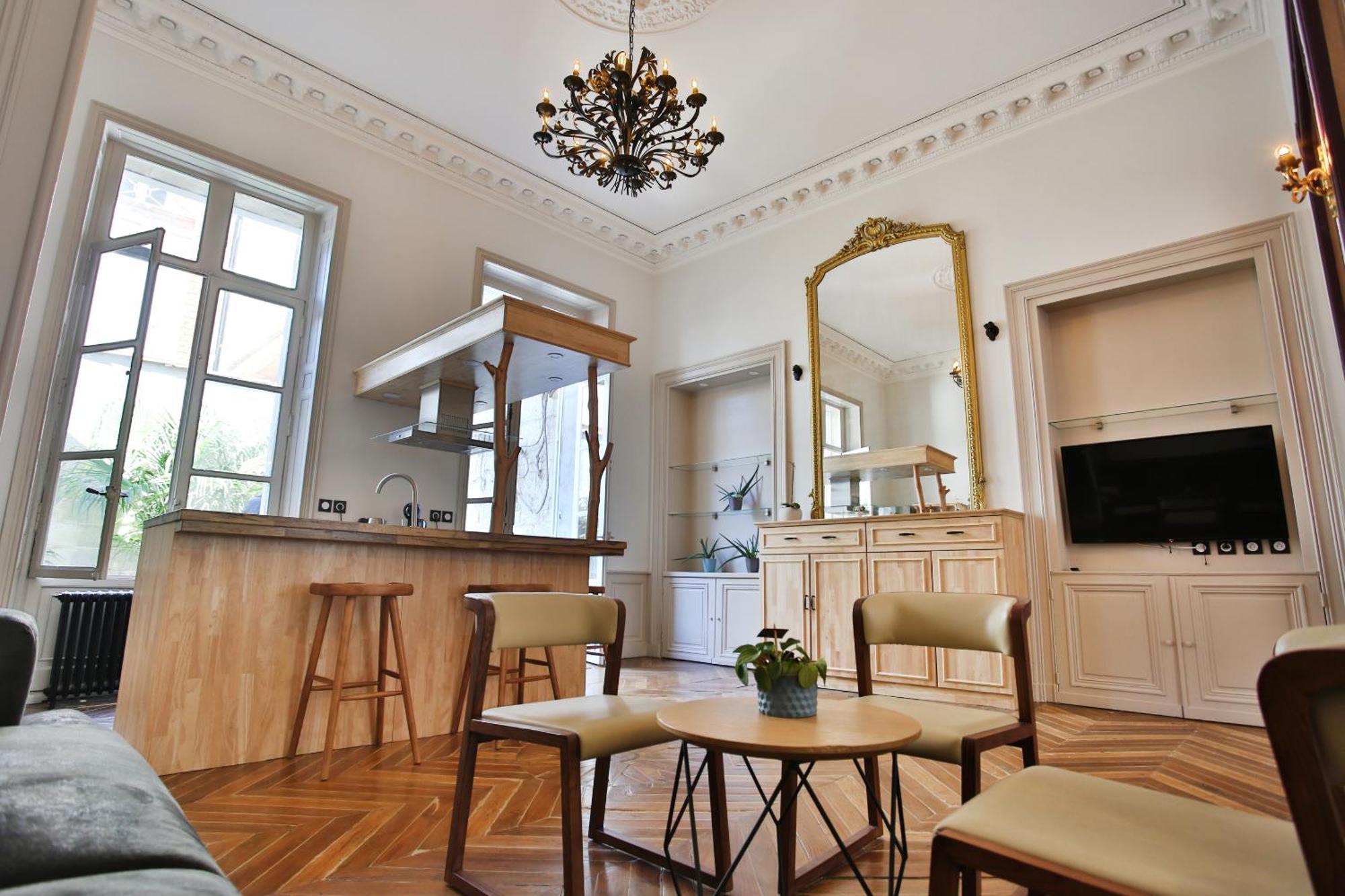 Meubles De L'Arsenal Coeur De Ville ! อองกูแลม ภายนอก รูปภาพ