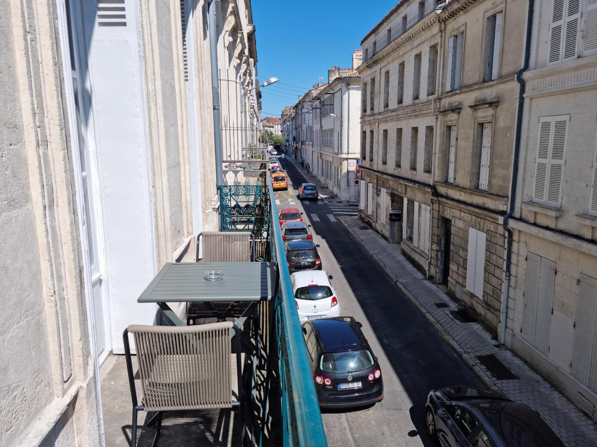 Meubles De L'Arsenal Coeur De Ville ! อองกูแลม ภายนอก รูปภาพ